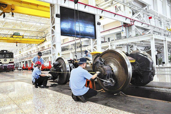 选择电力机车运用与检修专业，开启高薪就业新征程