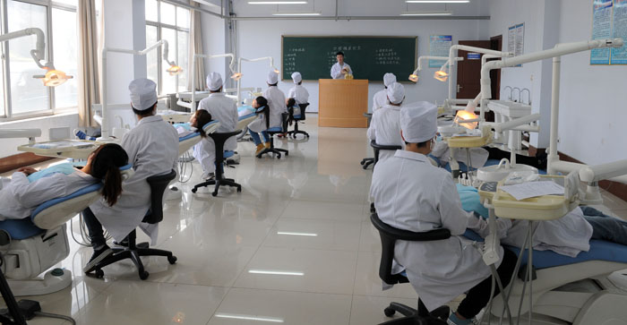 中职口腔医学技术专业升学全攻略：从技能高考到本科深造