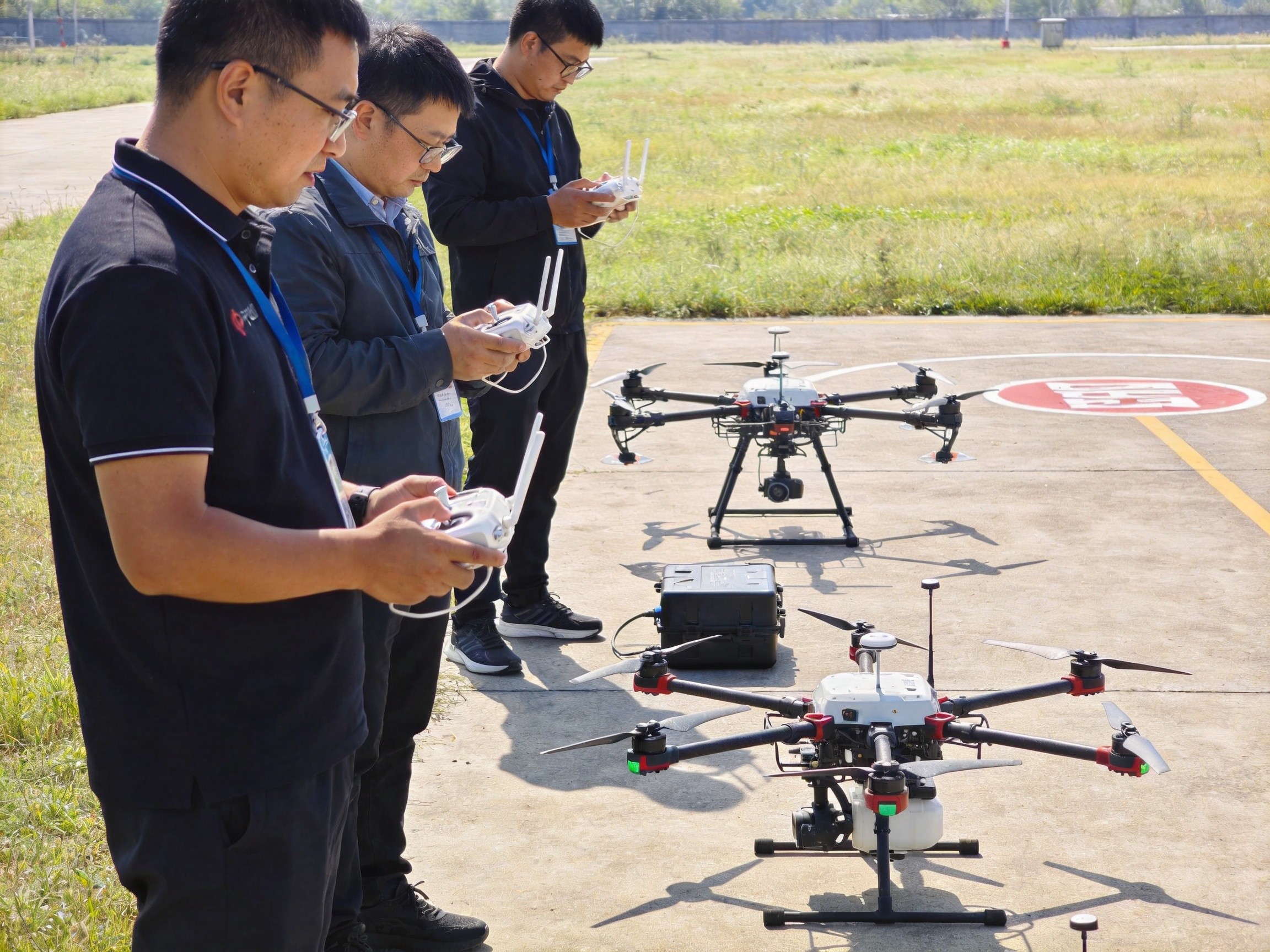2026低空经济1.5万亿！无人机450万人才缺口+华新无人机专业3+2贯通+CAAC执照+1.2万起薪，2026家长择校指南
